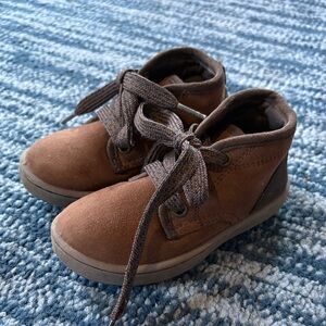 Simple Joys by Carters Toddler Boys size 7 Chukka Style Brown Suede Boots